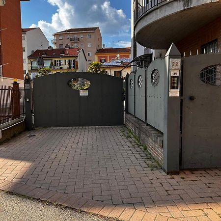 Bon Bon Del Viale-Con Posto Auto Privato Apartment Asti Luaran gambar